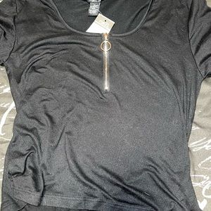 Rue 21 Crop top Size:medium, new with tags
